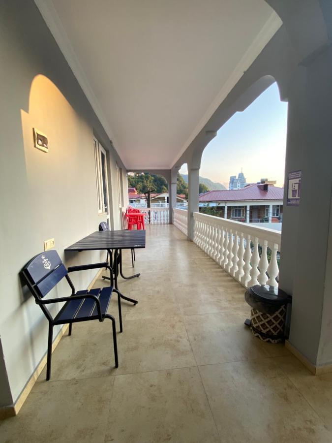 Beliy Dom Hotel Kvariati Exterior photo