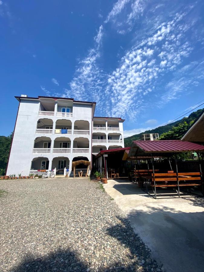 Beliy Dom Hotel Kvariati Exterior photo