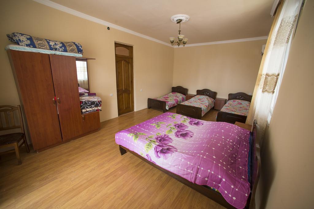 Beliy Dom Hotel Kvariati Exterior photo